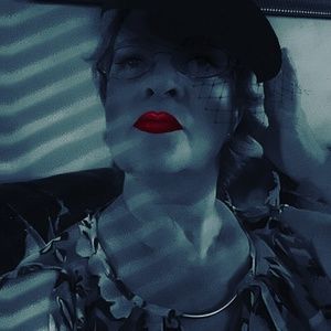 Meet your Posher, Phyllisadelle